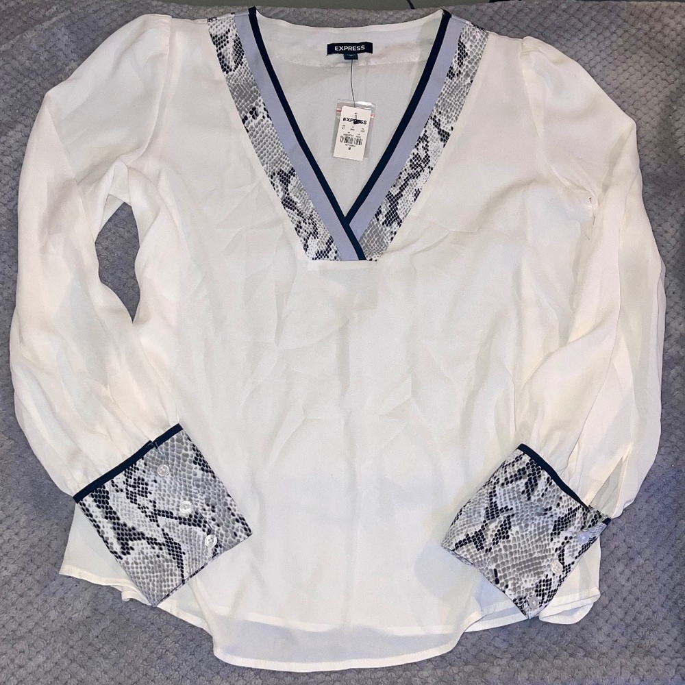 Express off white blouse NWT